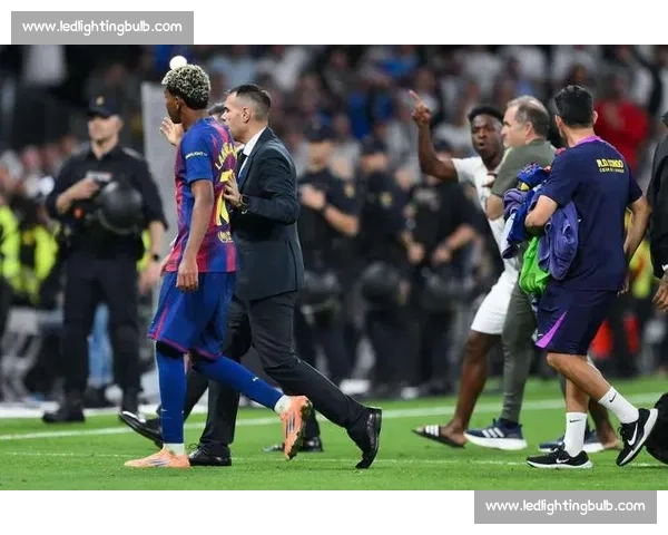 经典之夜巴萨六比二血洗皇马书写国家德比最震撼篇章历史记忆