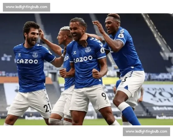 埃弗顿vs利兹联比分揭示英超激战走势与胜负关键解析二比一