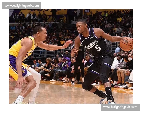 国王队迎战灰熊队 聚焦赛季关键对决 两队争锋再度上演精彩较量