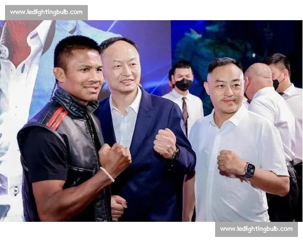 方便对决播求巅峰碰撞揭开中泰搏击时代新篇章世界擂台终极较量